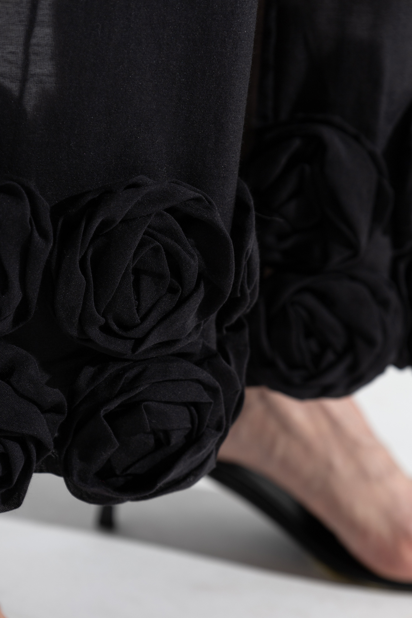 OSEREE FLORAL-APPLIQUÉ TROUSERS 