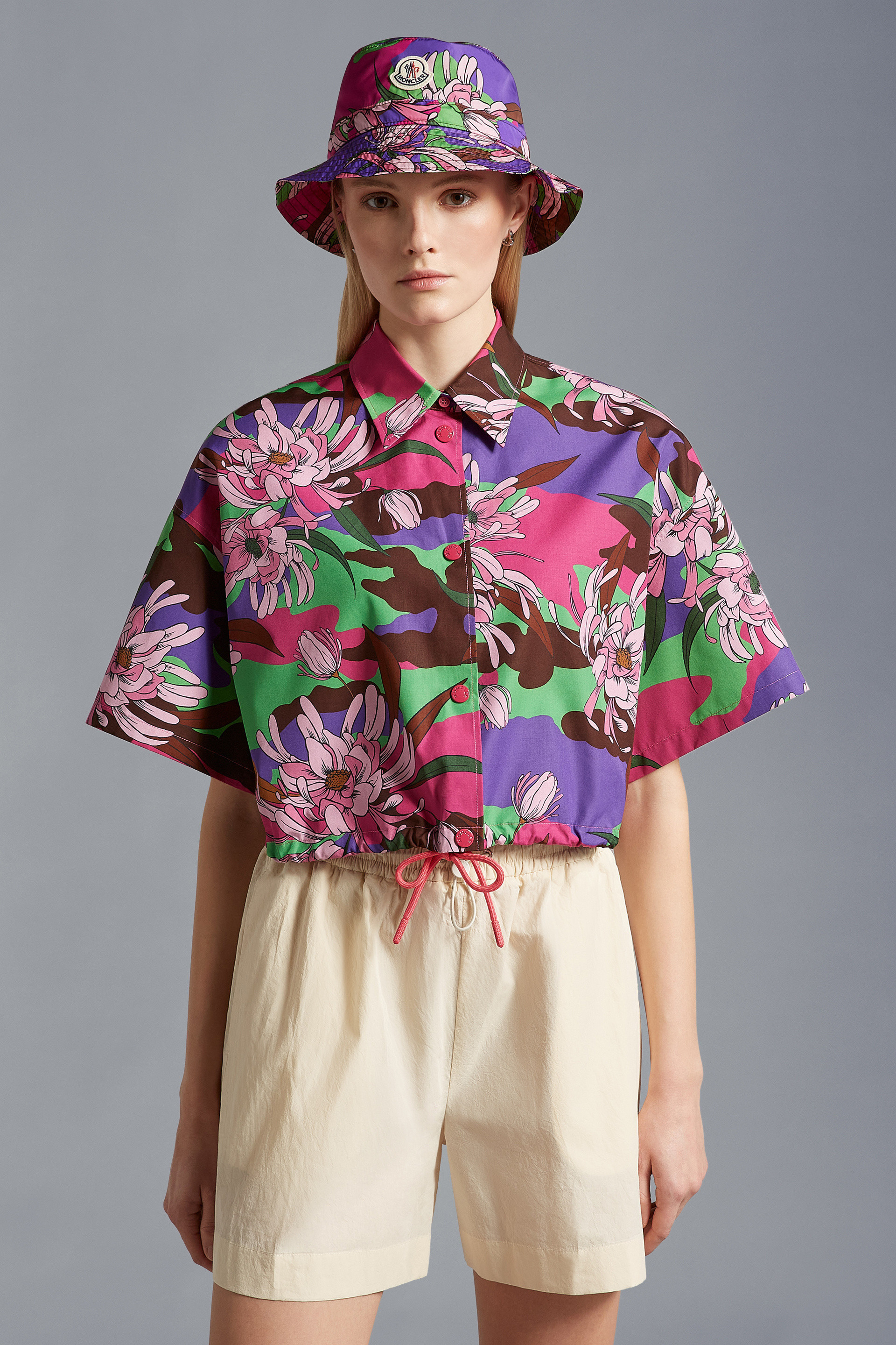 Moncler Cropped Floral-print Cotton-poplin Shirt In Black
