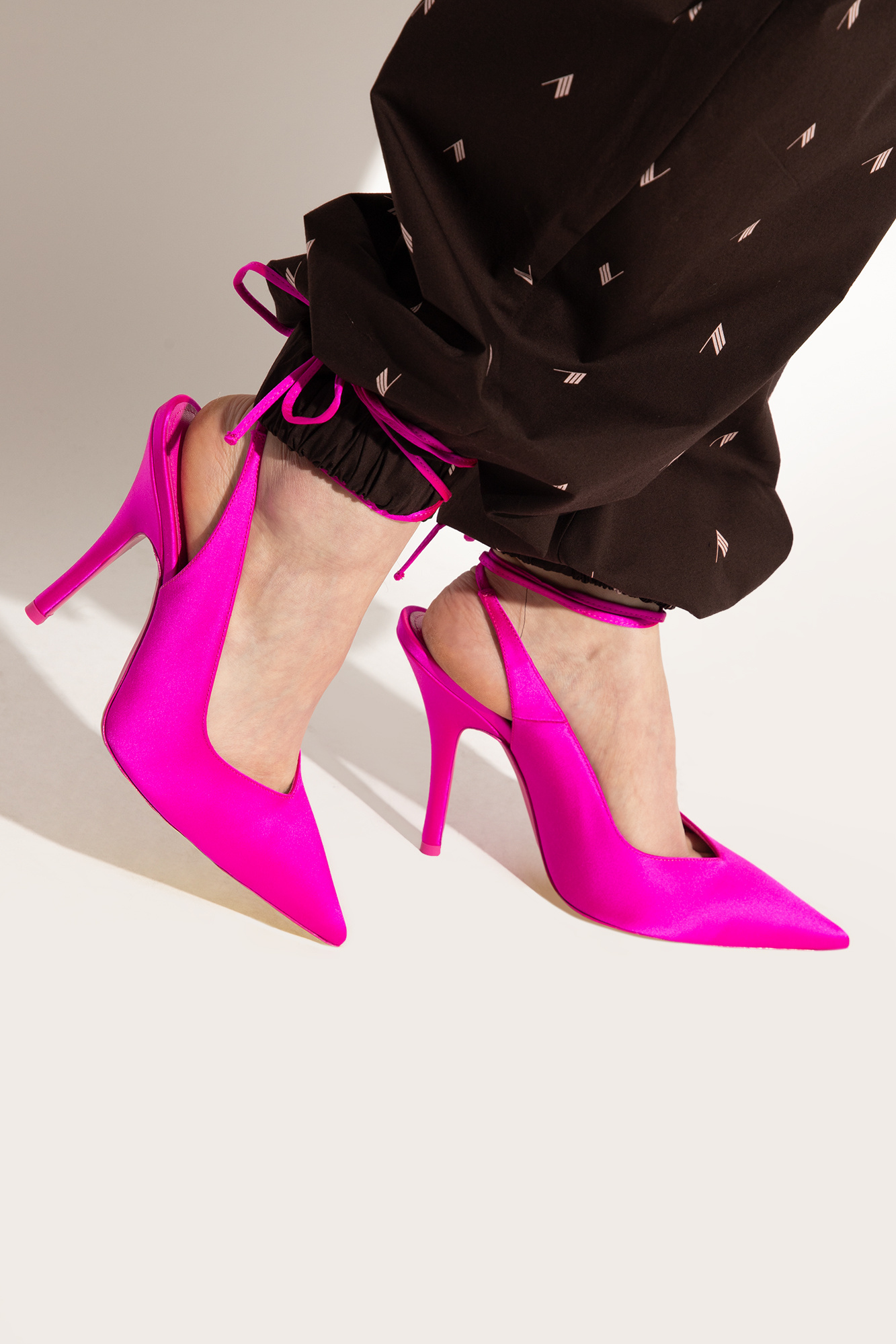 Attico Venus 105mm Satin Slingback Pumps In Pink