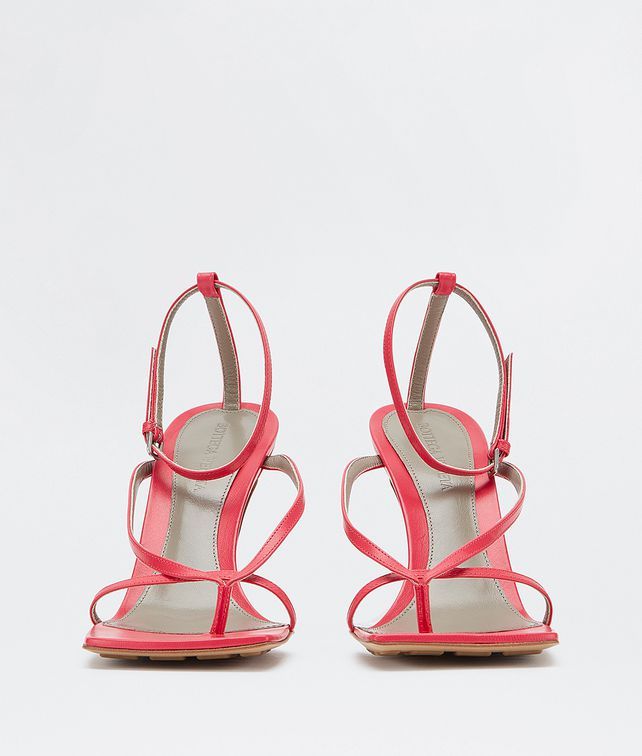 Bottega Veneta Woman Thong Sandal Fuchsia Size 6.5 Soft Leather In Red