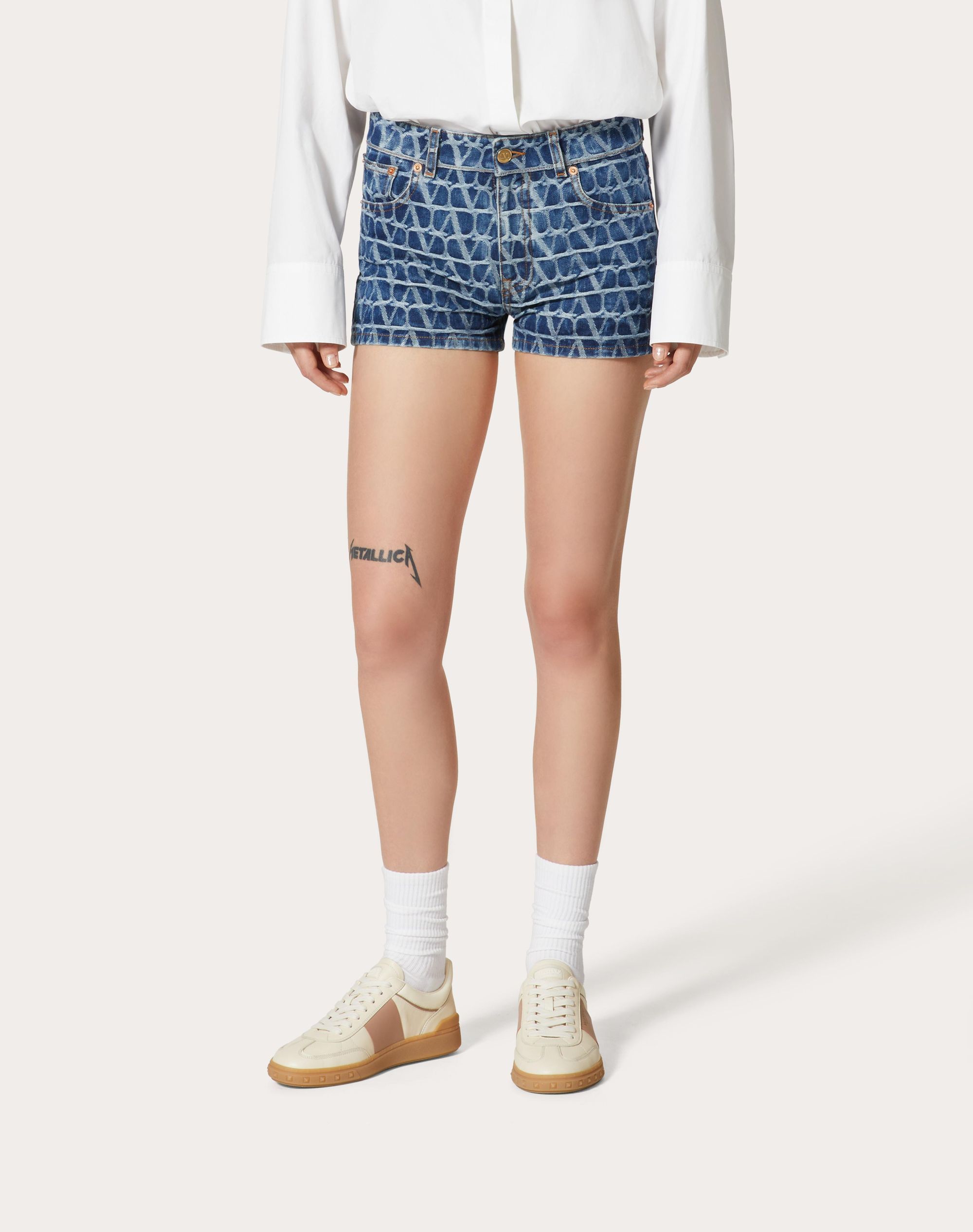 Valentino Garavani Toile Iconographe Denim Shorts In Blue
