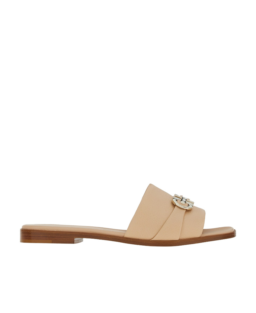 Ferragamo Logo Flip-flops In Nude