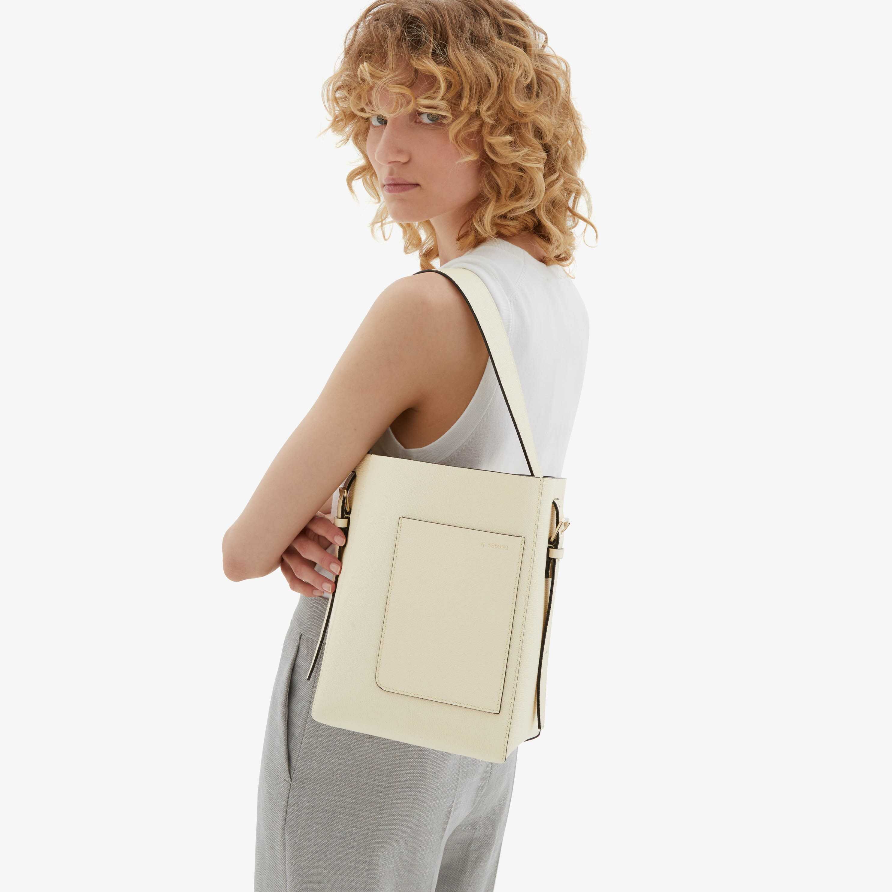 Valextra Medium Soft Bucket Leather Bag In Nude