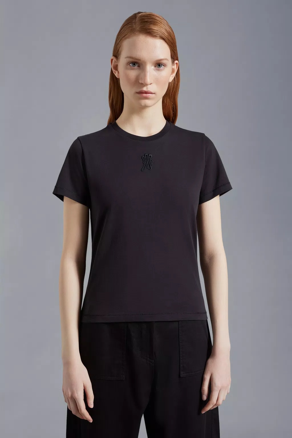 Moncler Logo Embroidered Crewneck T-shirt In Gray