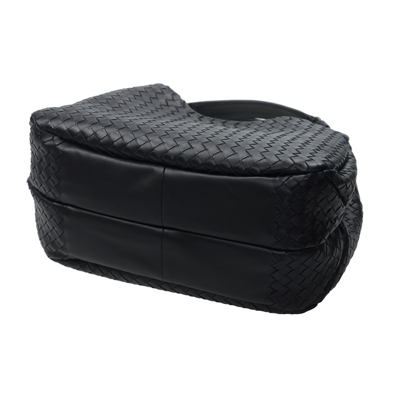 Bottega Veneta Knitted Handbag In Black