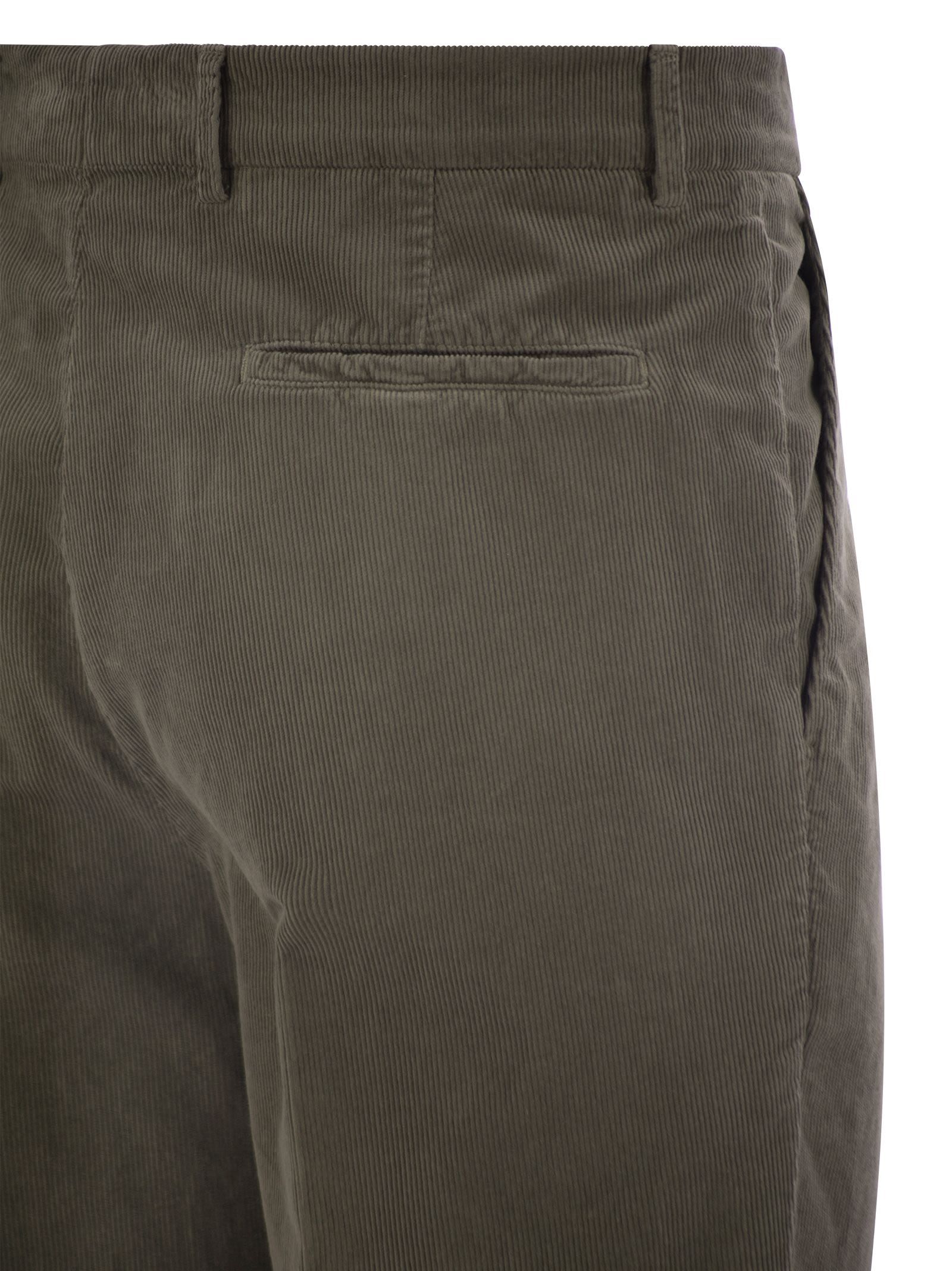Brunello Cucinelli Men Leisure Fit Trousers In Garment Dyed Cotton Corduroy With Darts In Black