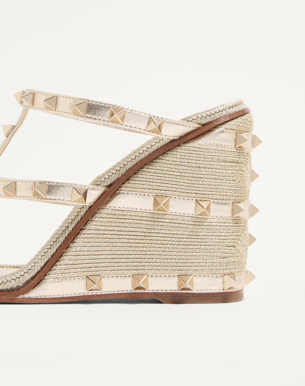 Valentino Garavani Rockstud Wedge Sandal In Laminated Nappa With Cornely Embroidery 100mm Woman Plat In Nude
