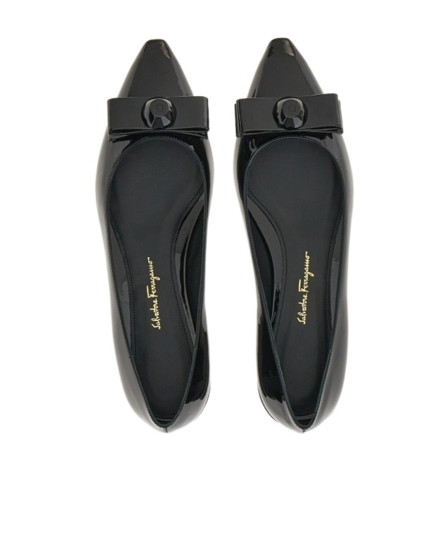 Ferragamo Vara Bow Leather Ballerina Shoes In Black
