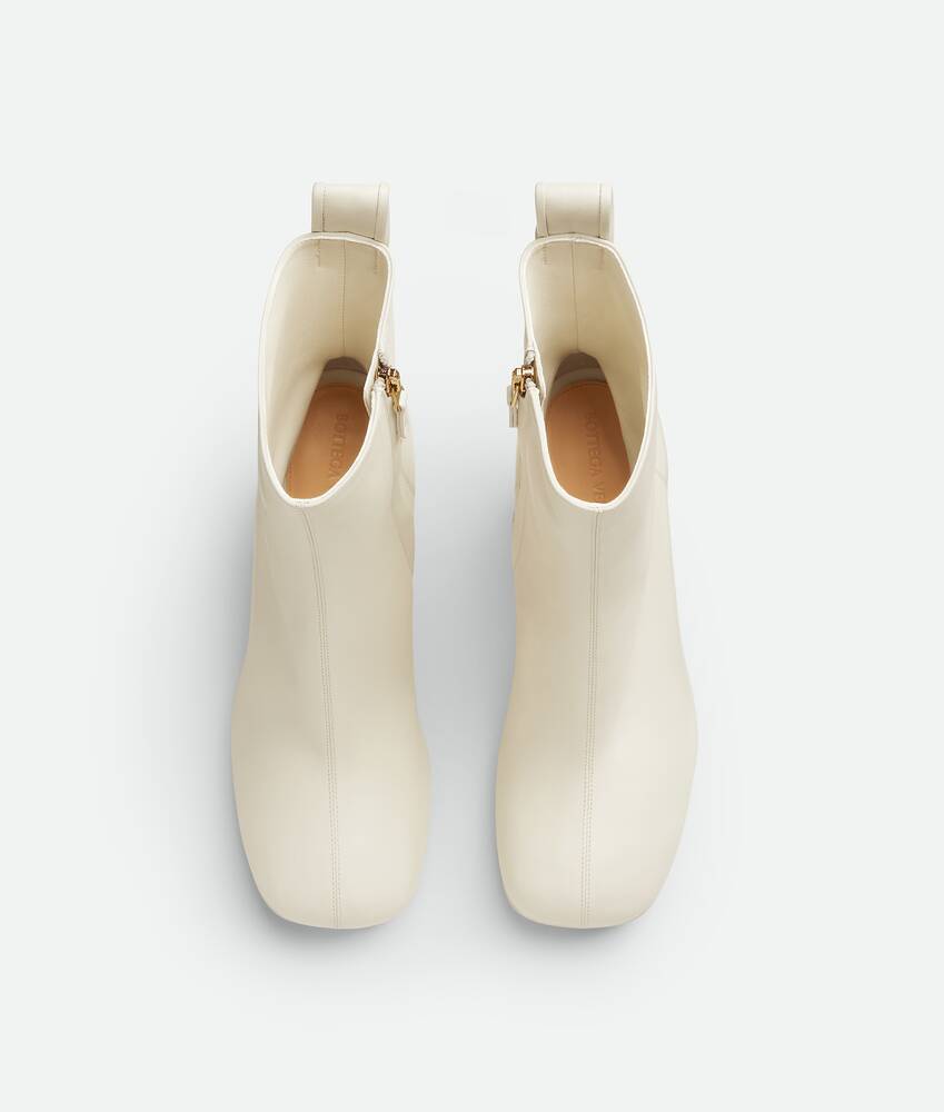 Bottega Veneta Shore 70 Nappa Leather Ankle Boots In Nude