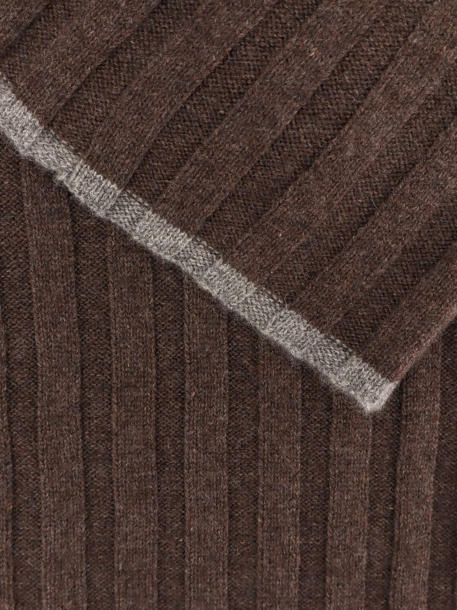 Brunello Cucinelli Ribbed Cashmere Scarf In Brown