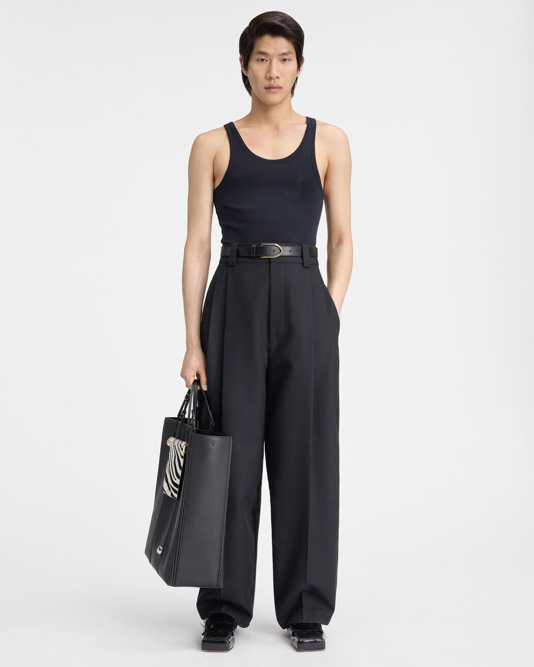 Jacquemus Curved Pleated Trousers In Black