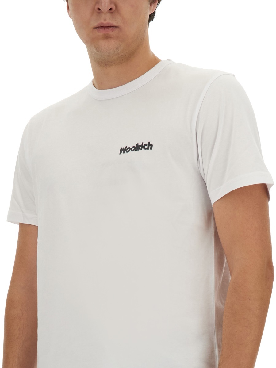 WOOLRICH WOOLRICH LOGO DETAILED CREWNECK T-SHIRT