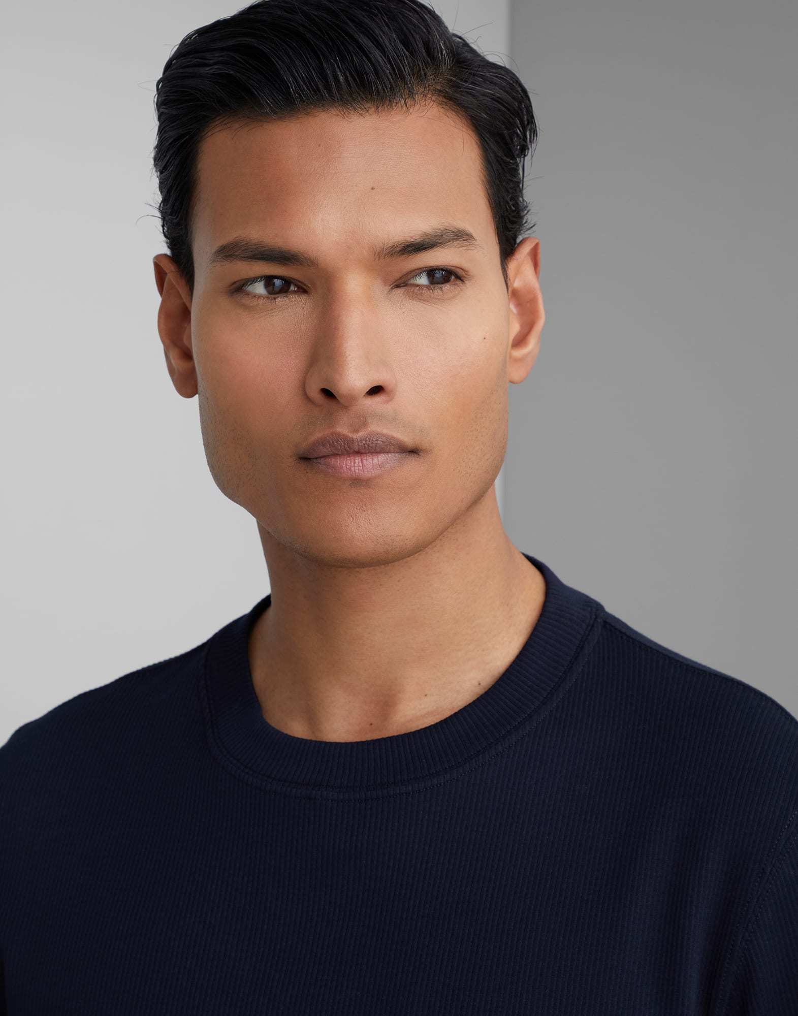 Brunello Cucinelli Short-sleeved Straight Hem T-shirt In Black
