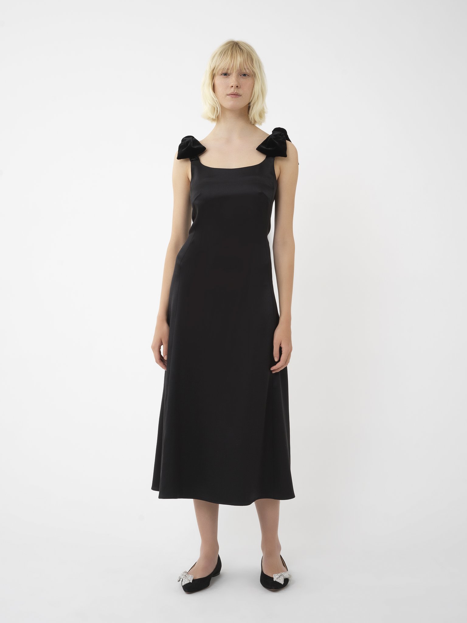 Chloé Bow-embellished Velvet-trimmed Wool And Silk-blend Satin Midi Dress In Black
