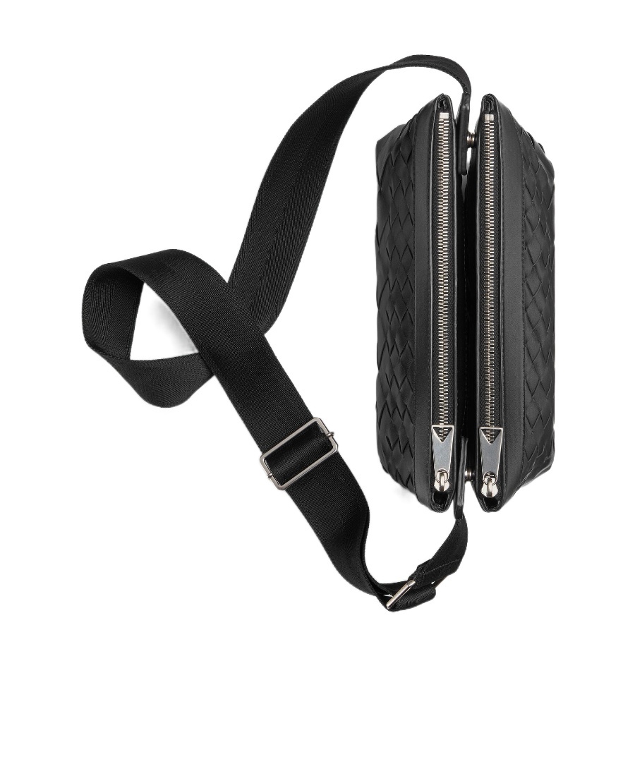 Bottega Veneta Intrecciato Leather Shoulder Bag In Black