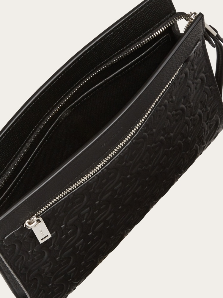Ferragamo Salvatore Logo Embossed Clutch Bag In Black