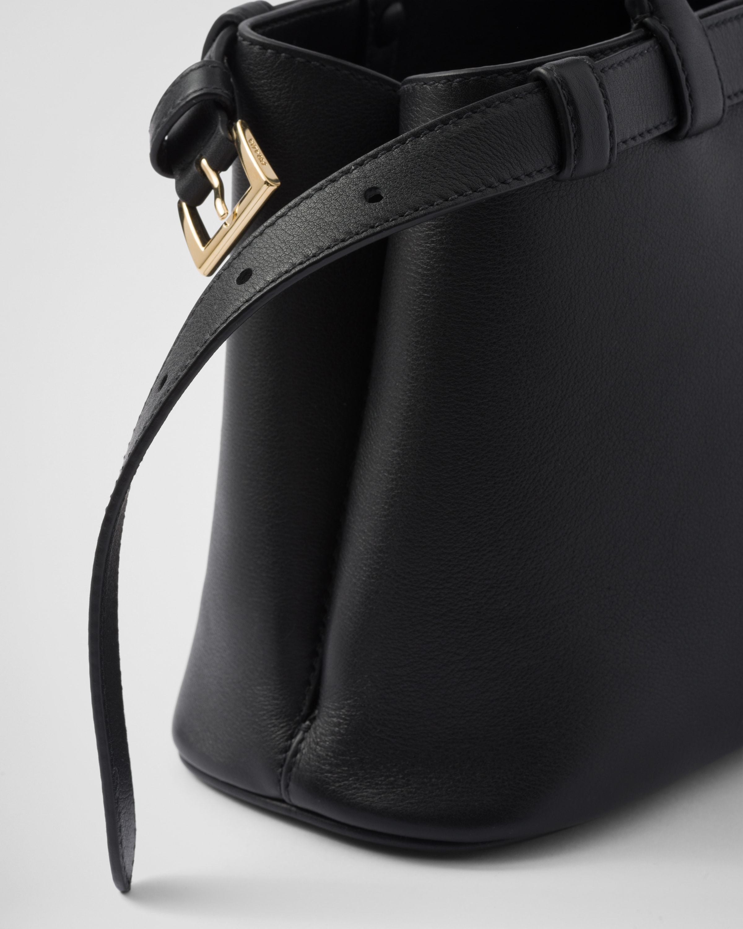 Prada Logo-lettering Leather Tote Bag In Black