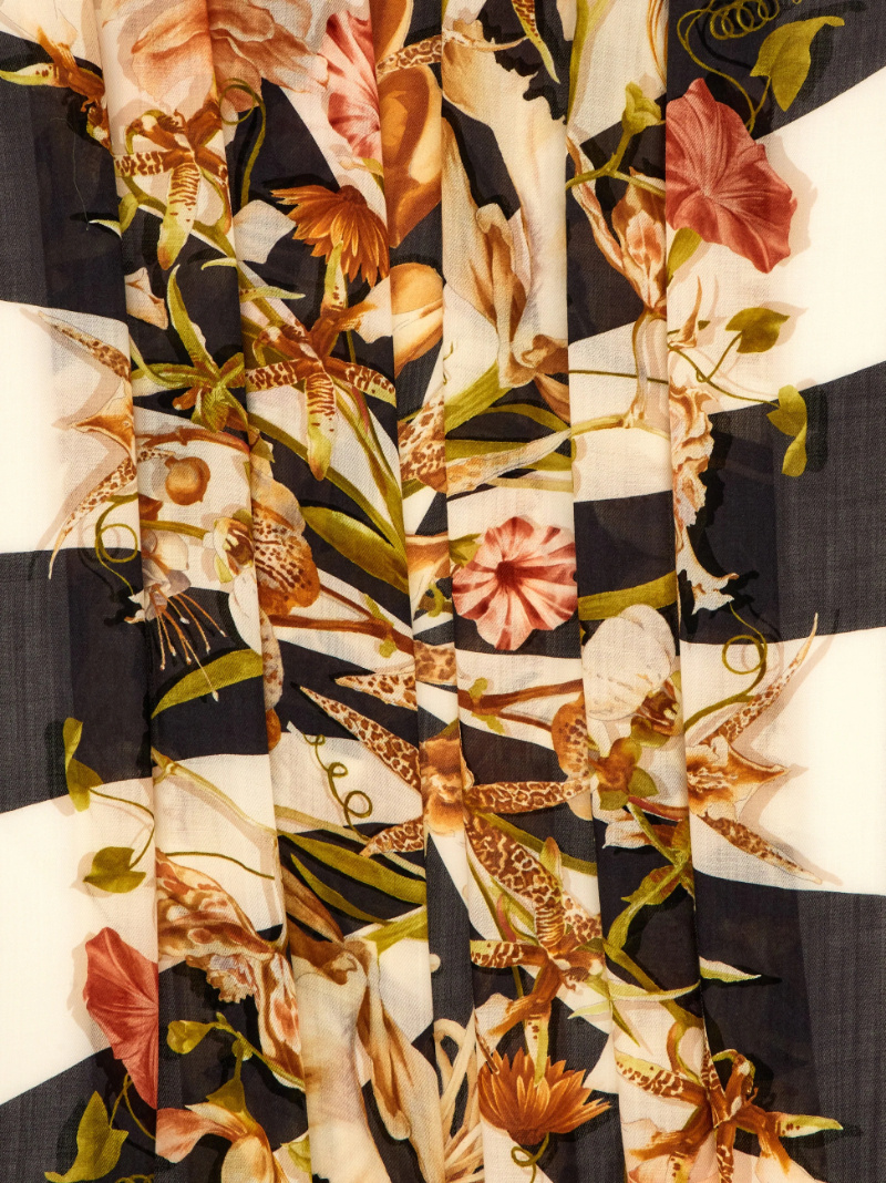 Ferragamo Gaia-print Silk Scarf In Black