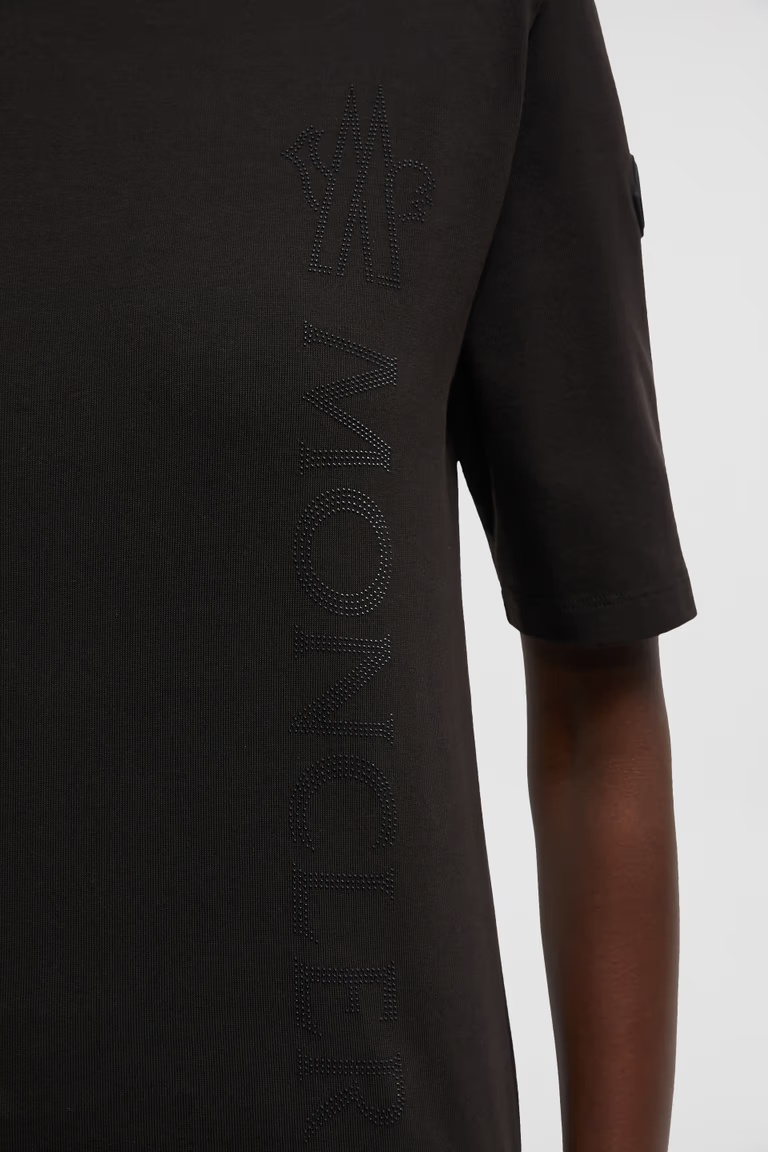 Moncler Logo T-shirt In Black