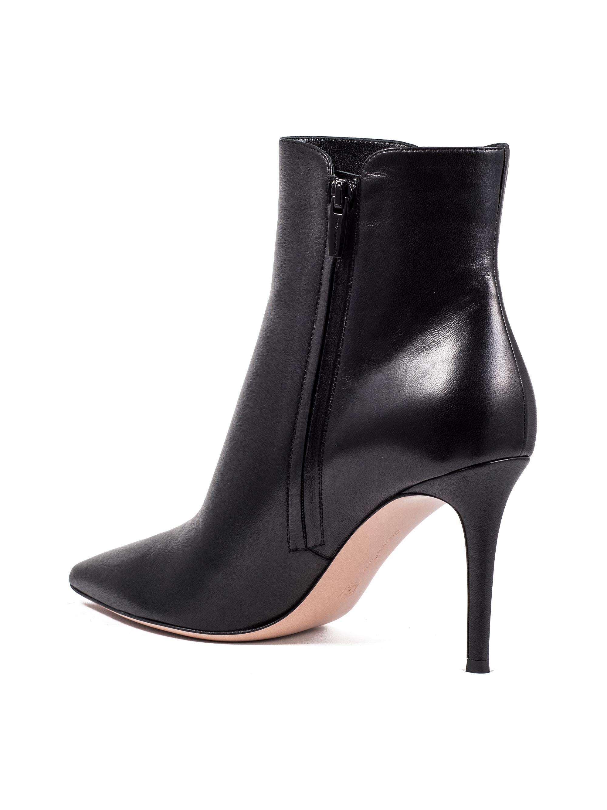 Gianvito Rossi Levy Ankle Boots In Black