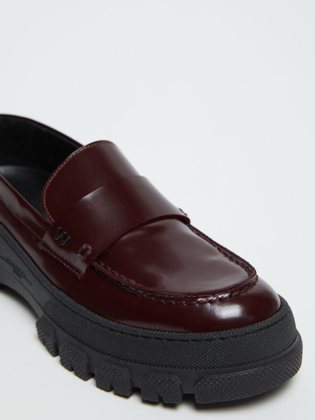 Weekend Max Mara Round-headed Moccasins