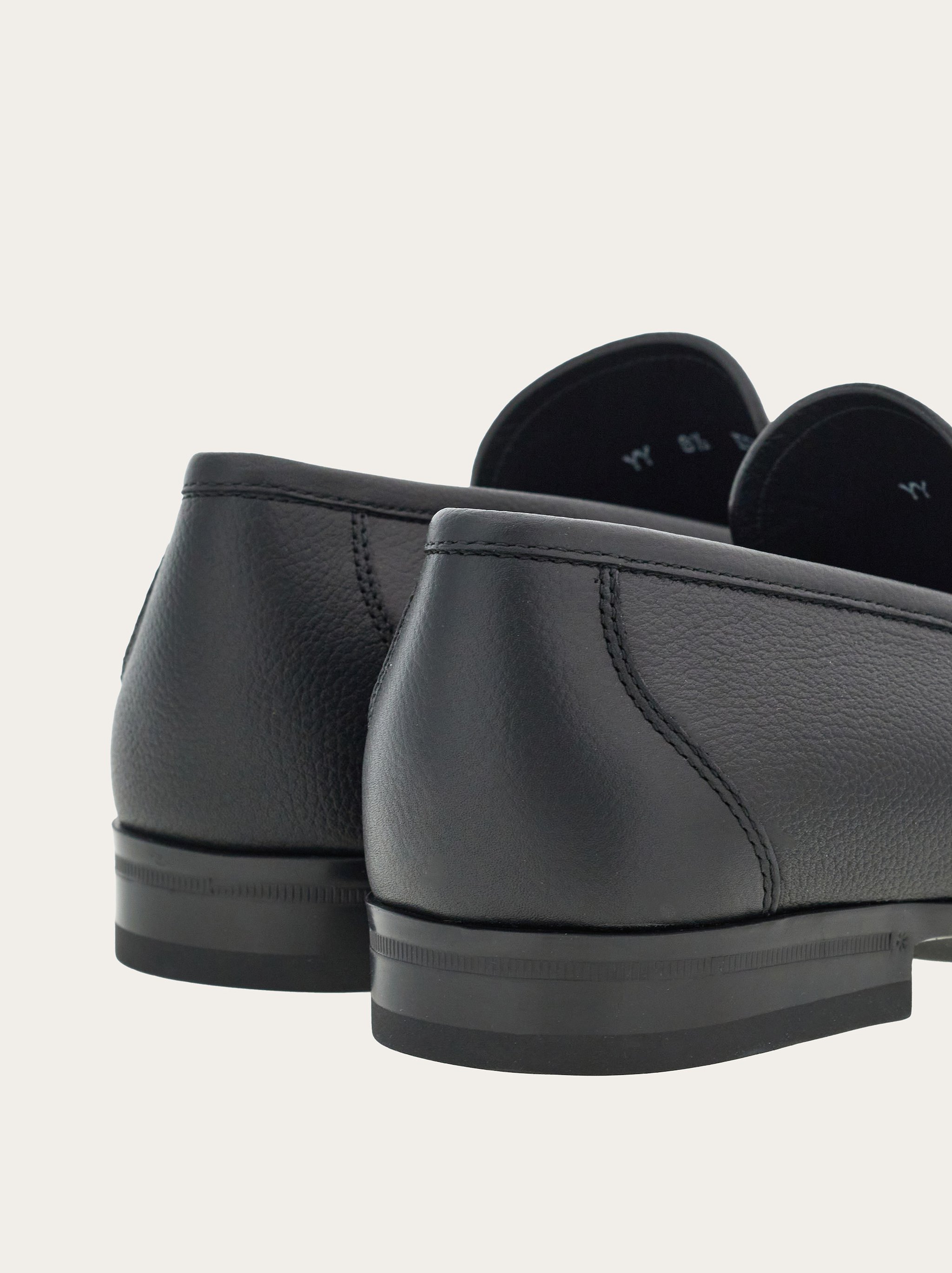 Ferragamo Black Loafer With Logo In Leather Man In Black