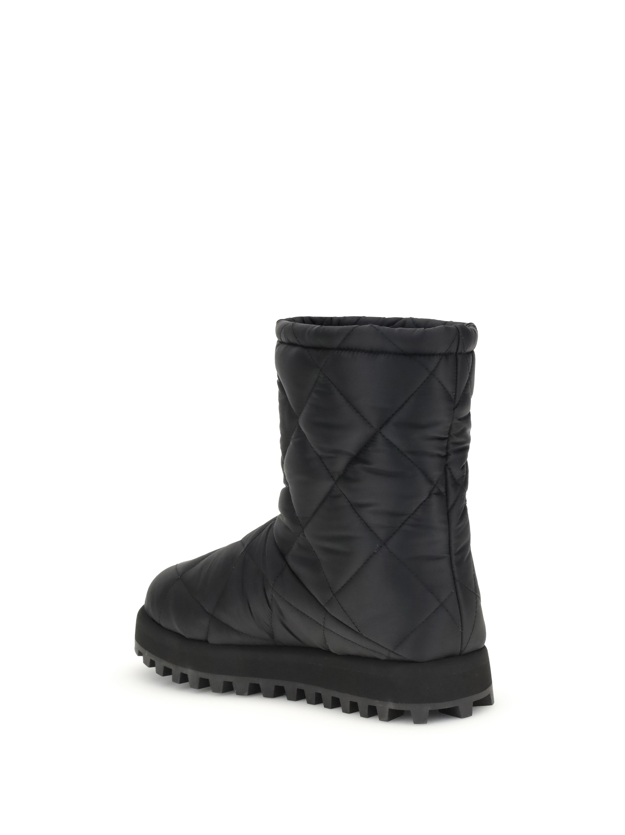 Dolce & Gabbana Quilted Ankle Boots In Black
