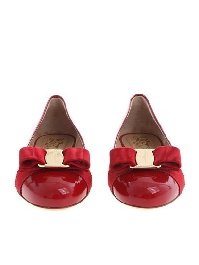Ferragamo Varina Patent Leather Bow Ballerina Flats In Red