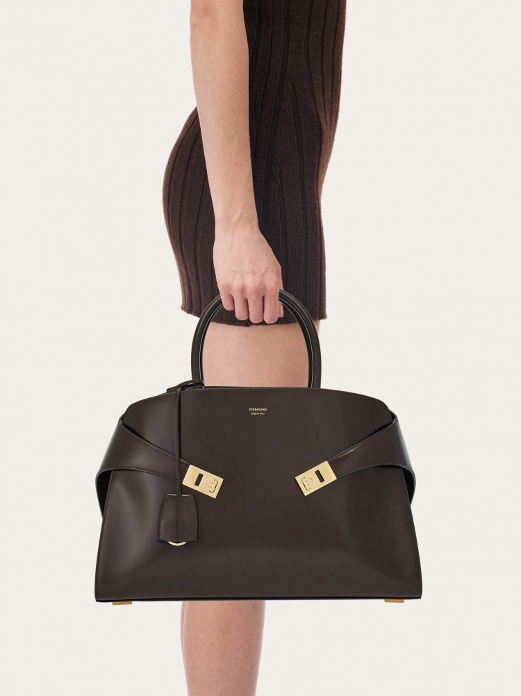 Ferragamo Medium Hug Leather Tote Bag In Brown