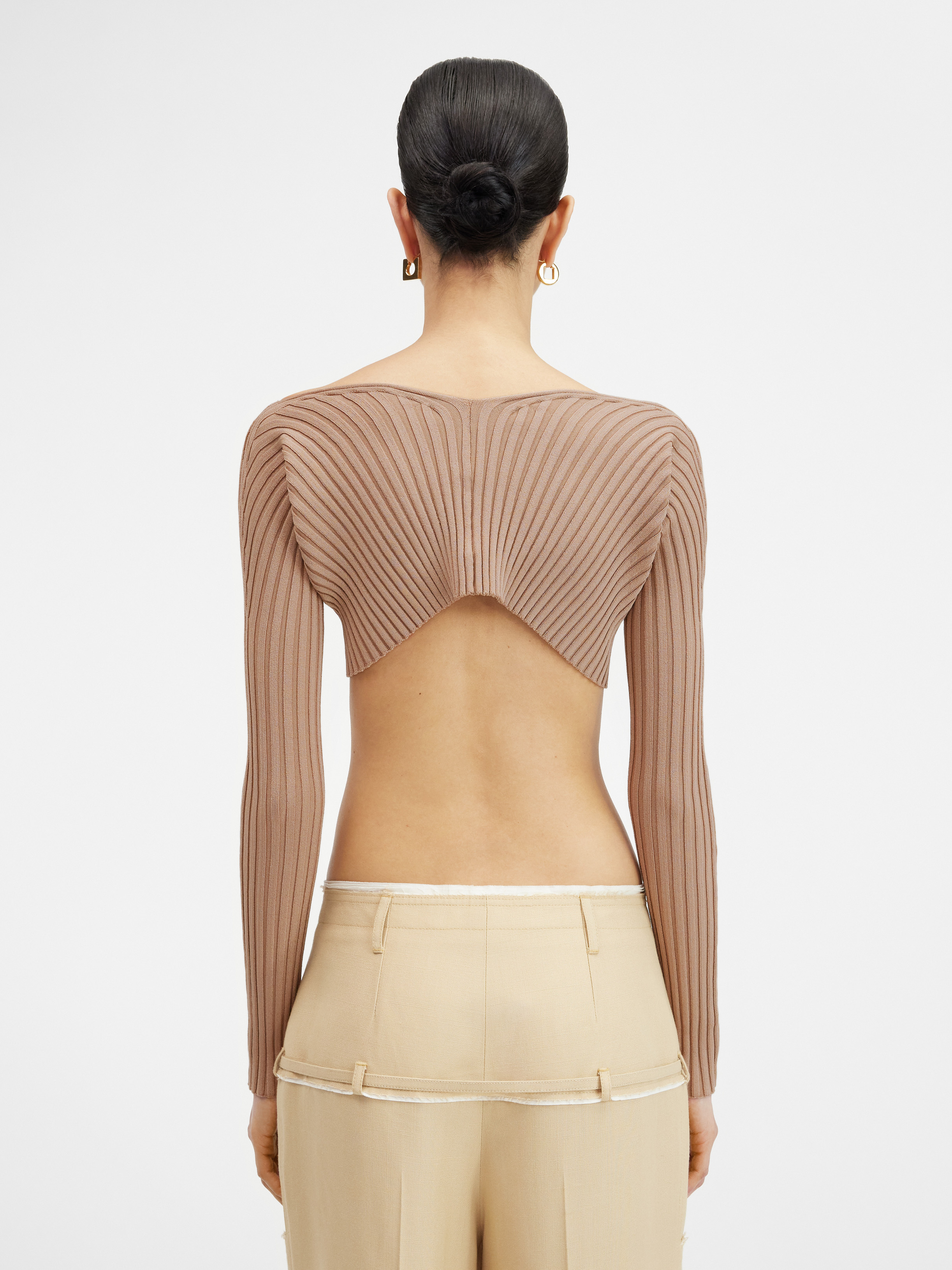 Jacquemus Logo-lettering Cropped Cardigan In Nude