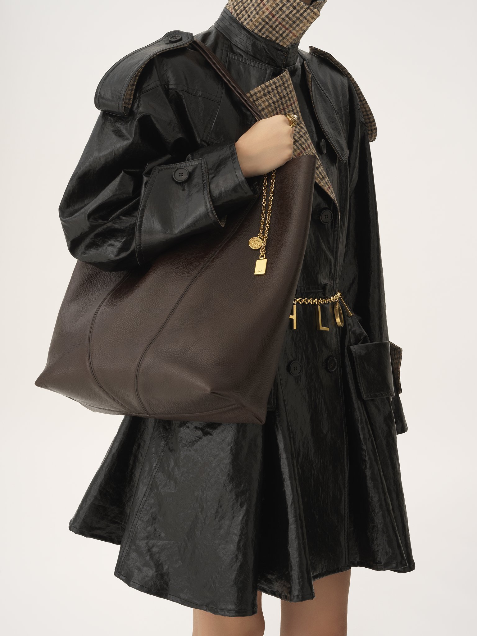 Chloé Large  Spin Tote Bag In Grained Leather In Brown