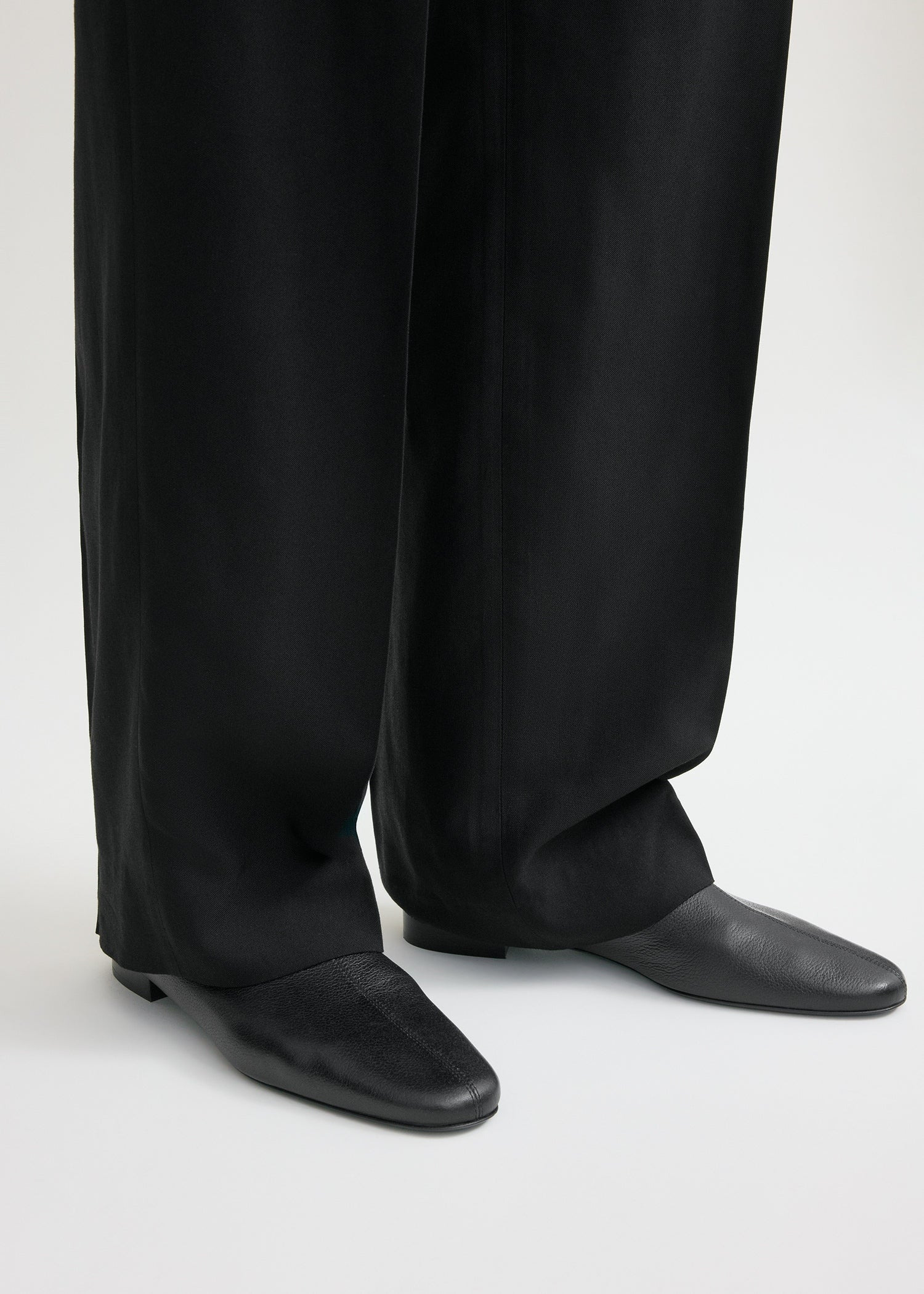 Totême Round-toed Ankle Boots In Black