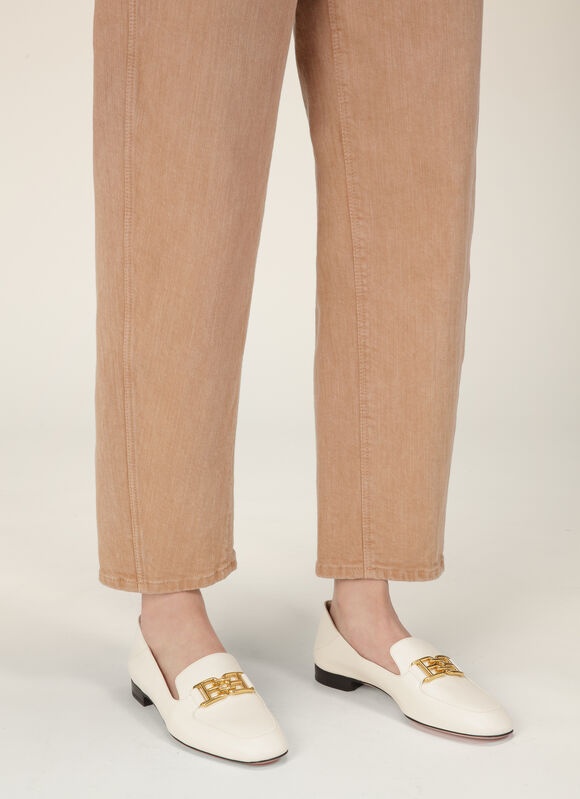 Shop Bally Ellah Logo-plaque Loafers In Nude