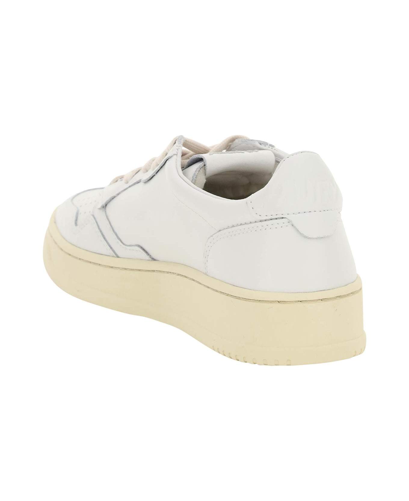 Autry Low-top Sports Shoes In White