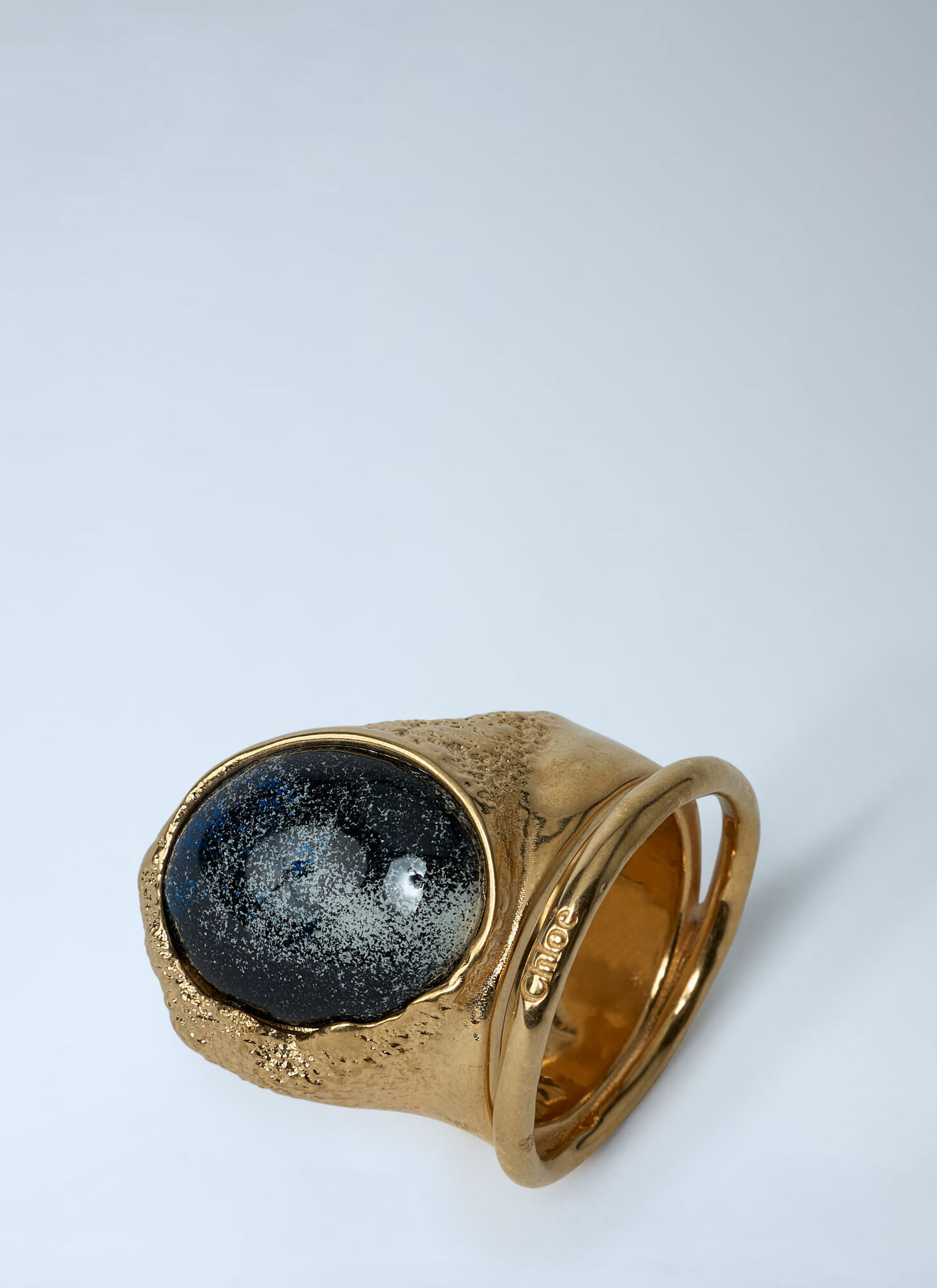 Chloé Textured Oval-stone Ring In Gold