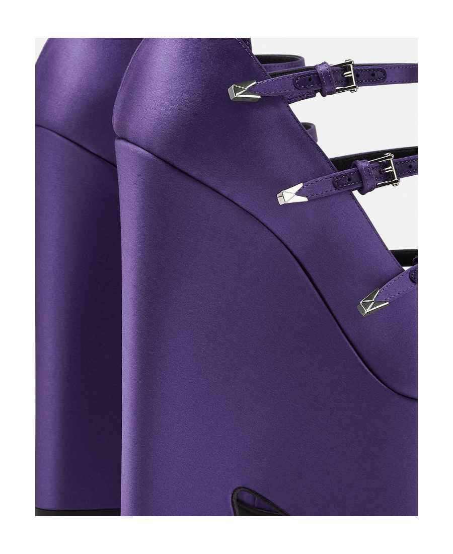 Versace Purple Pointed Toe Pumps In Purple