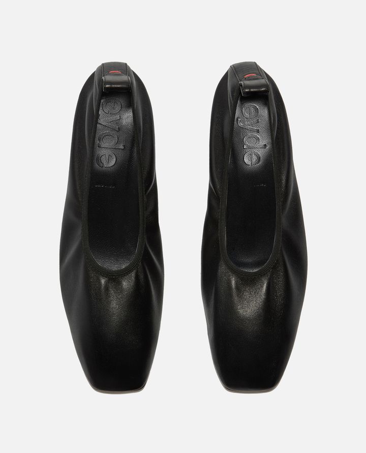 Aeyde Square Toe Flats In Black