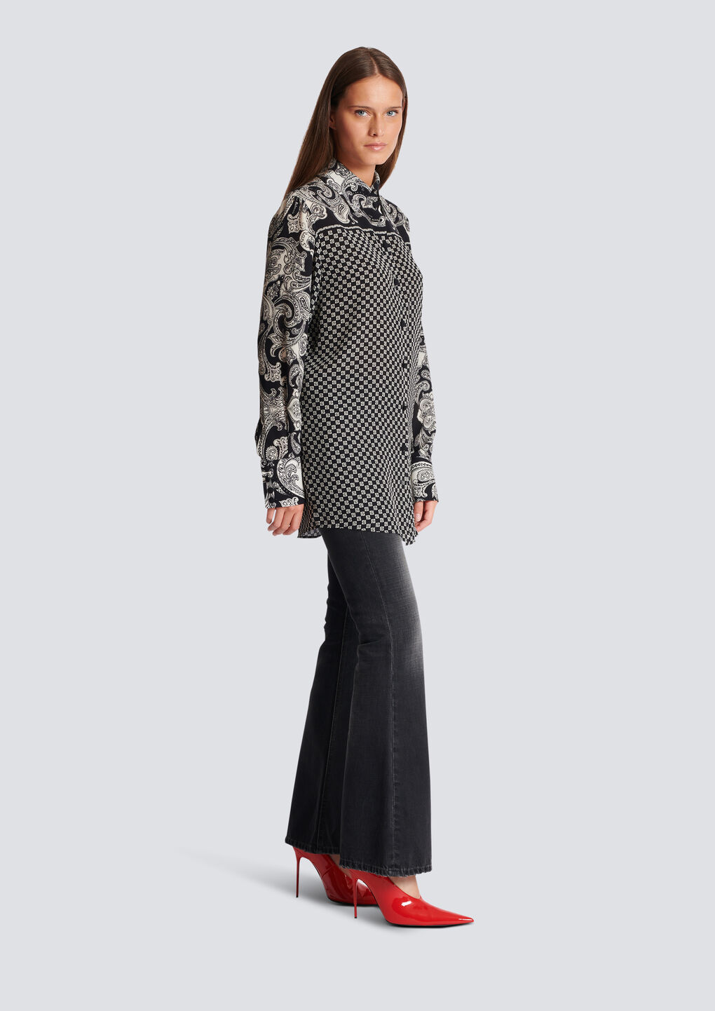 Balmain Hemd Aus Seide Mit Paisley-print In Gray