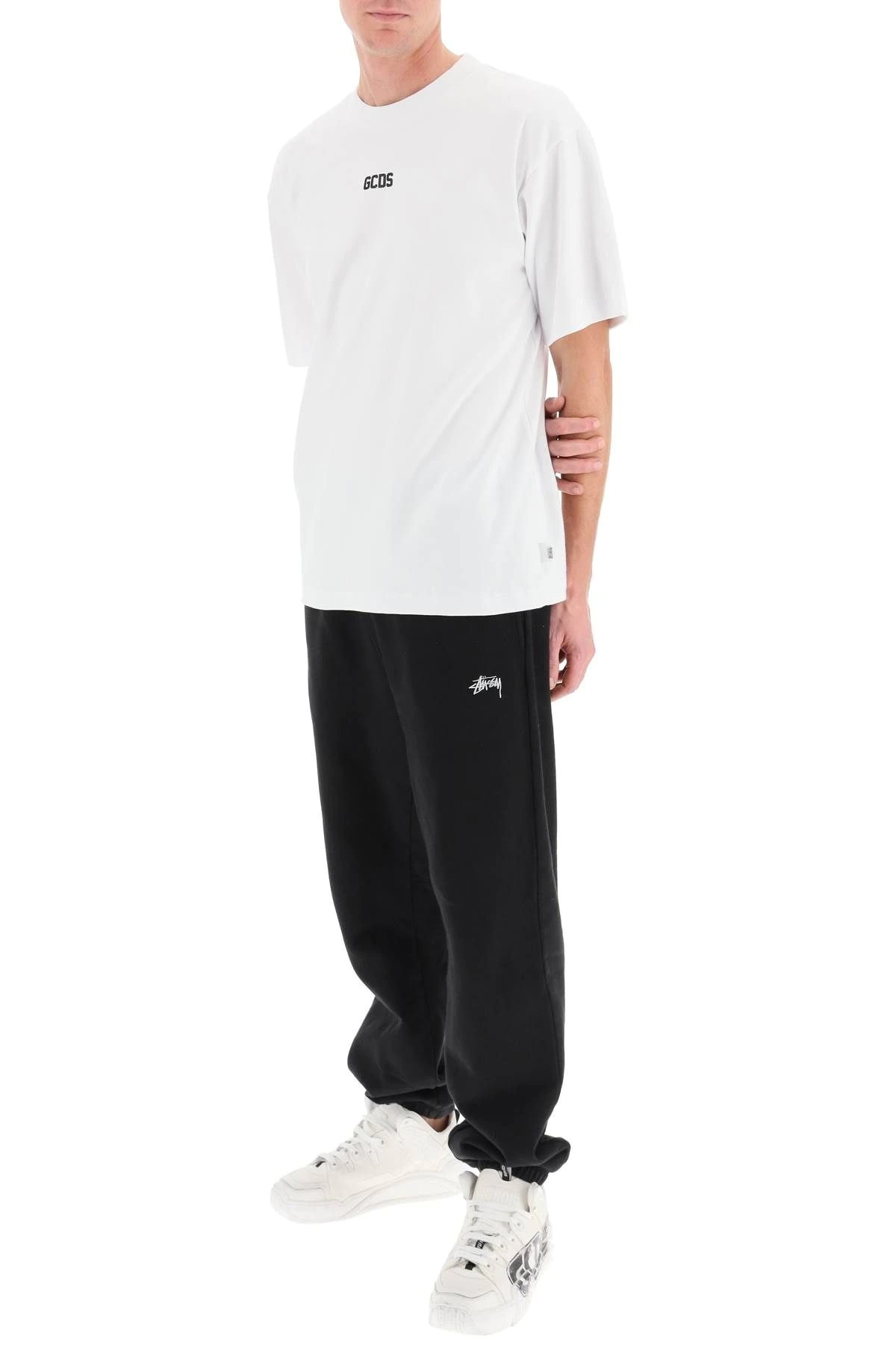 Gcds Logo-print Short-sleeved T-shirt In White