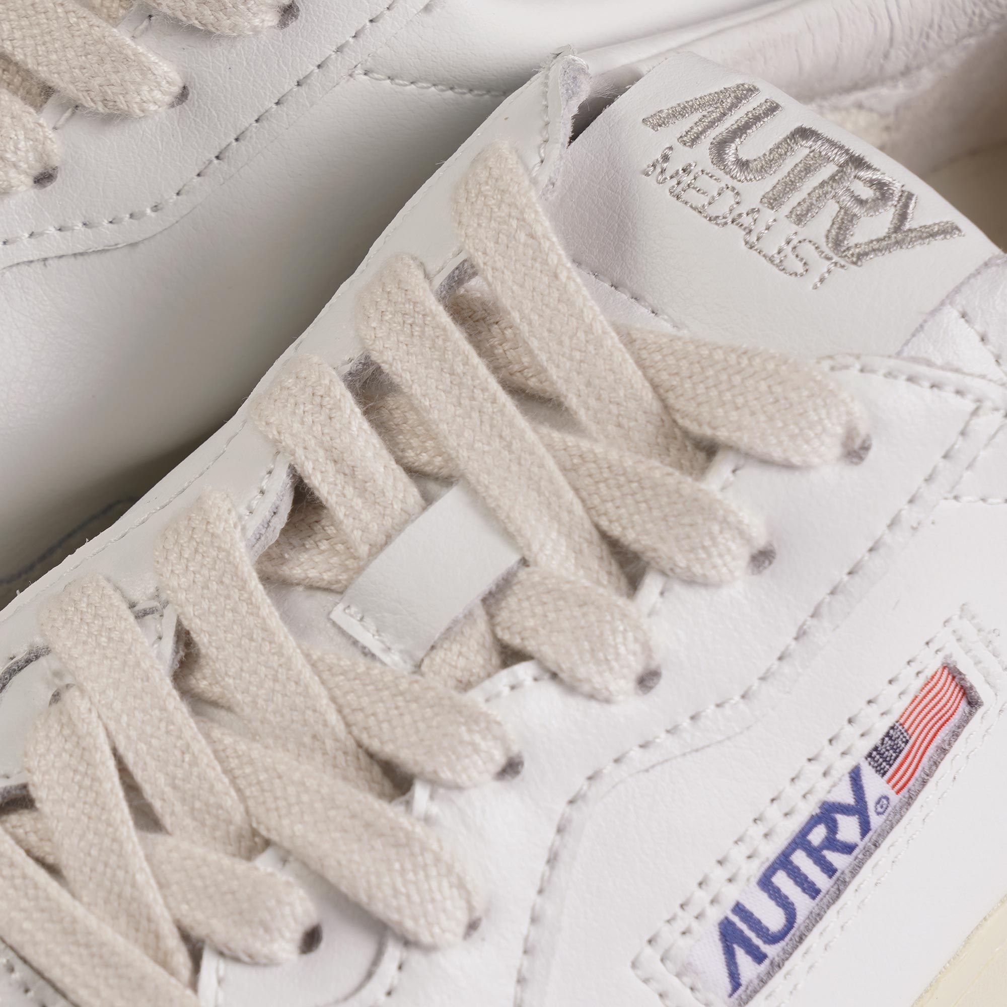 Autry Medalist Low-top Sneaker In White