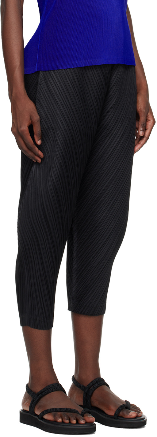 Issey Miyake Plissé Cropped Trousers In Black