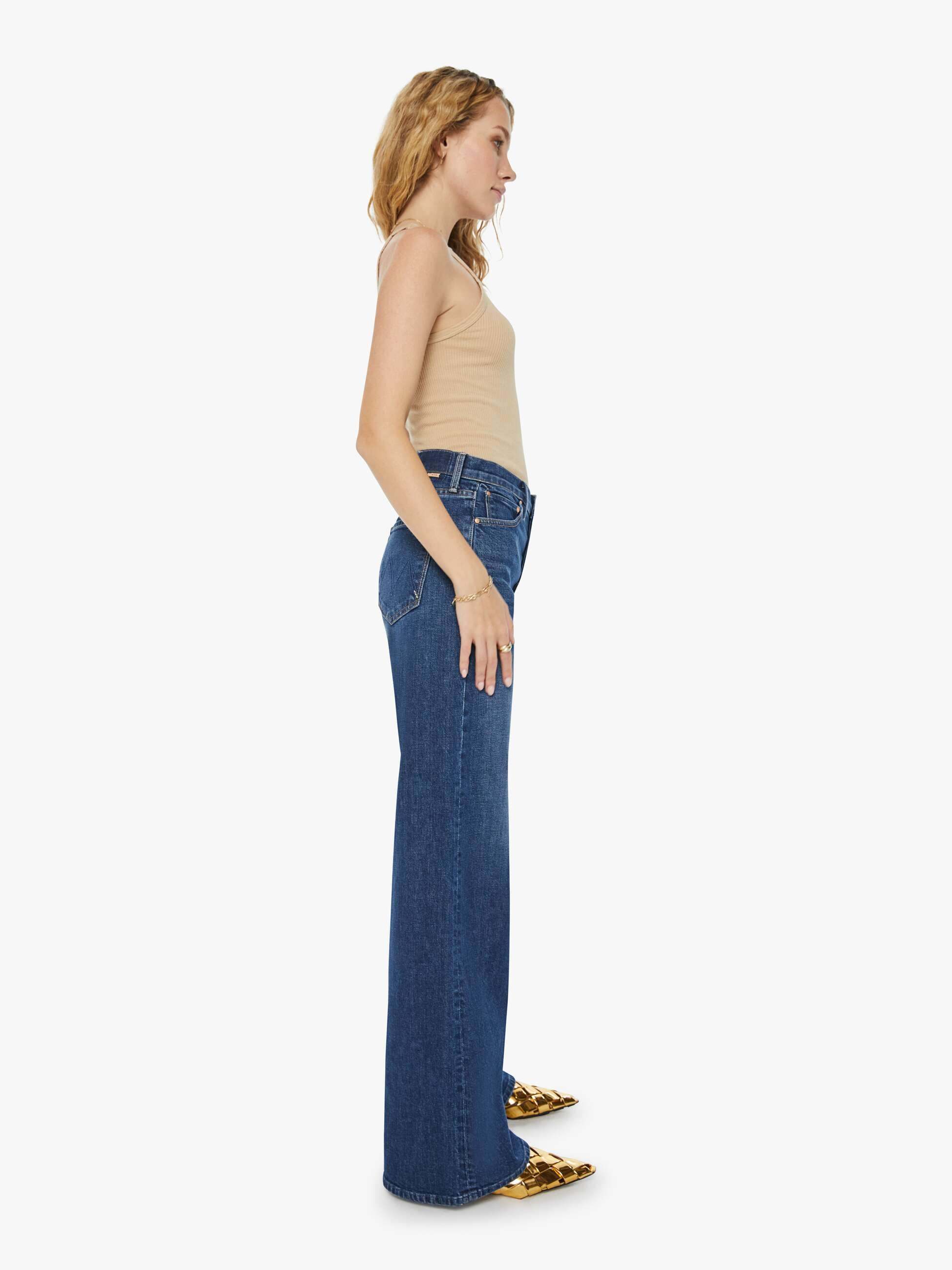 Mother The Ditcher Roller Sneak Jeans In Blue