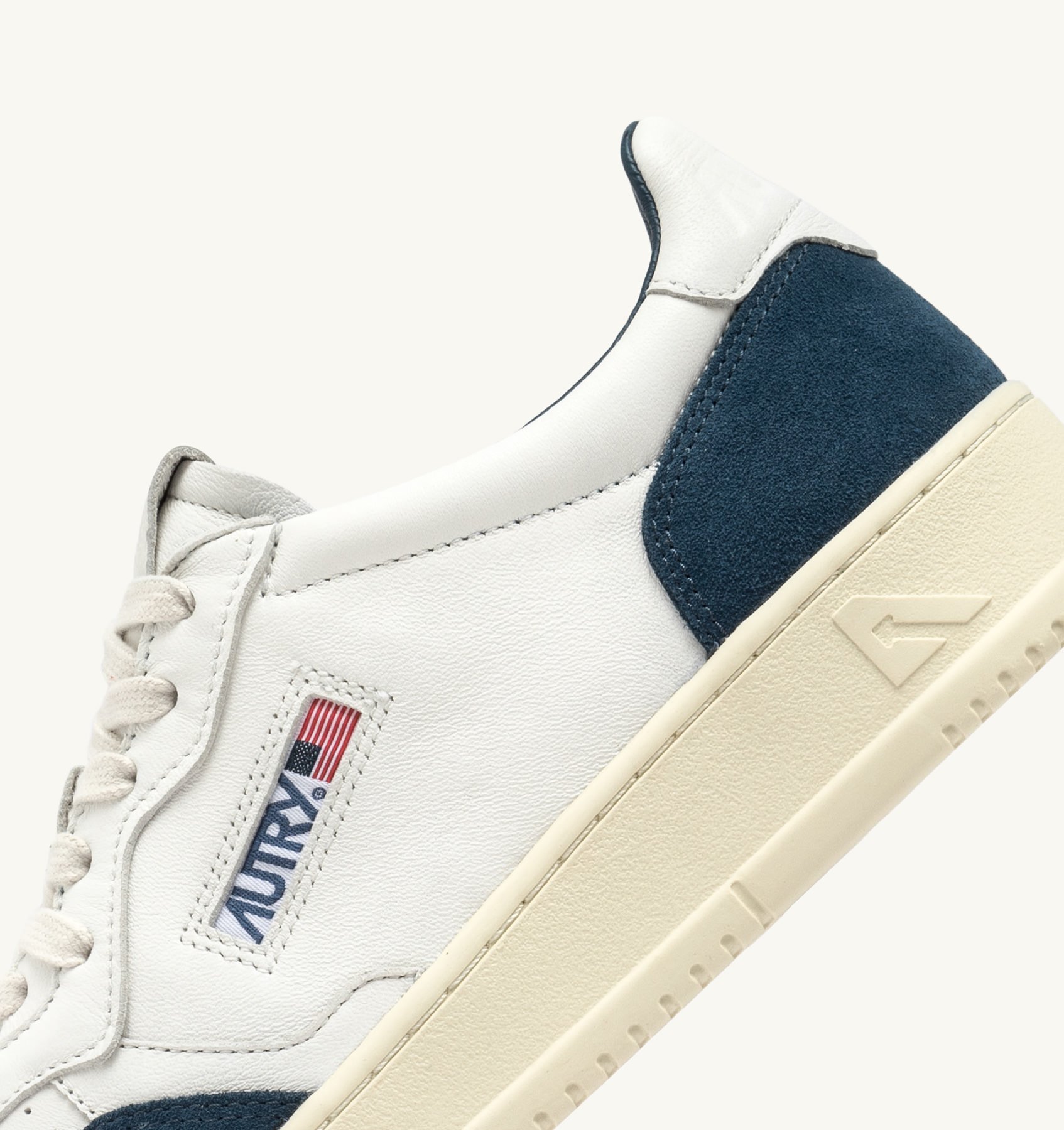 Autry Medalist Sneakers In White And Blue Leather In Multi