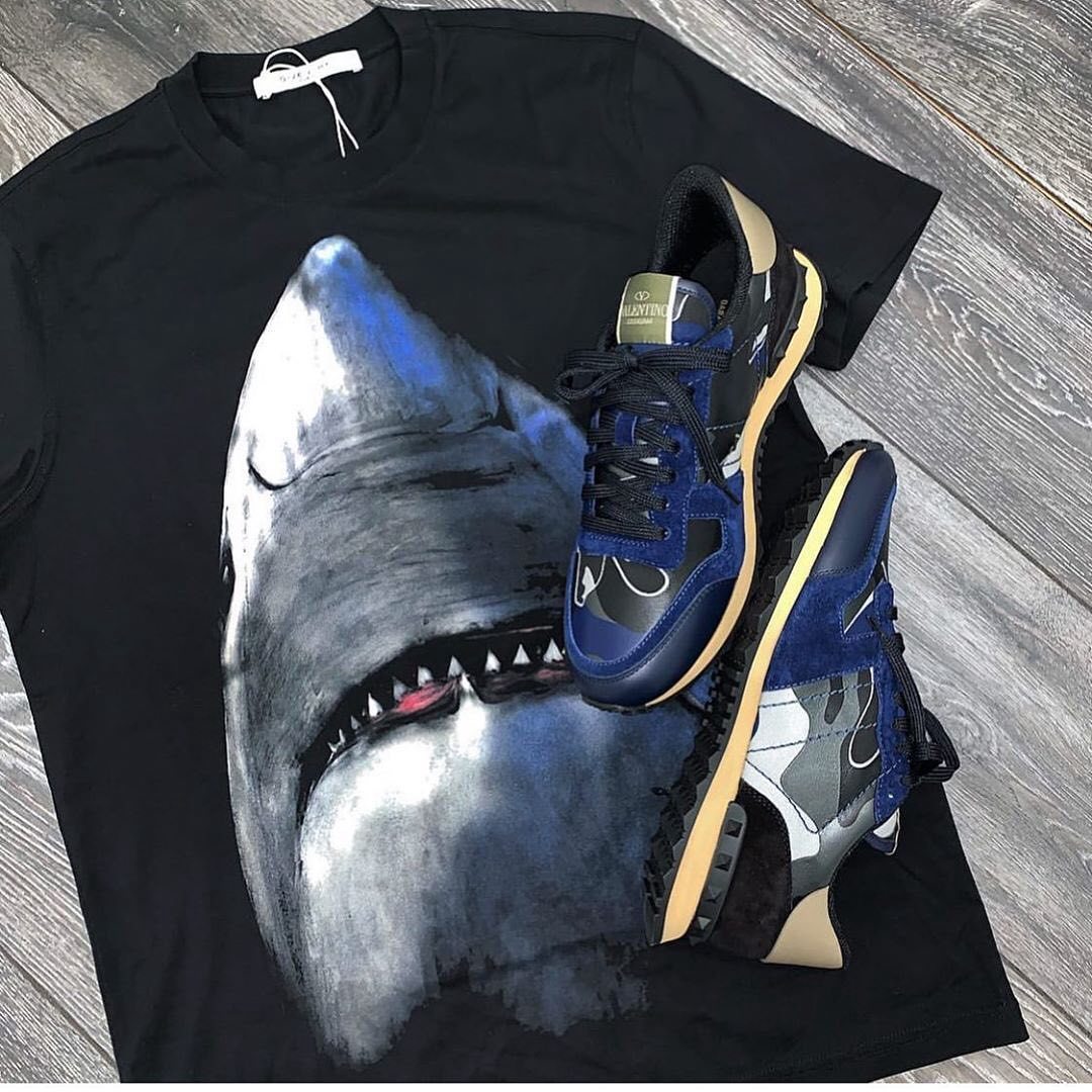 Givenchy Shark Print Cotton Short Sleeve T Shirt In Black