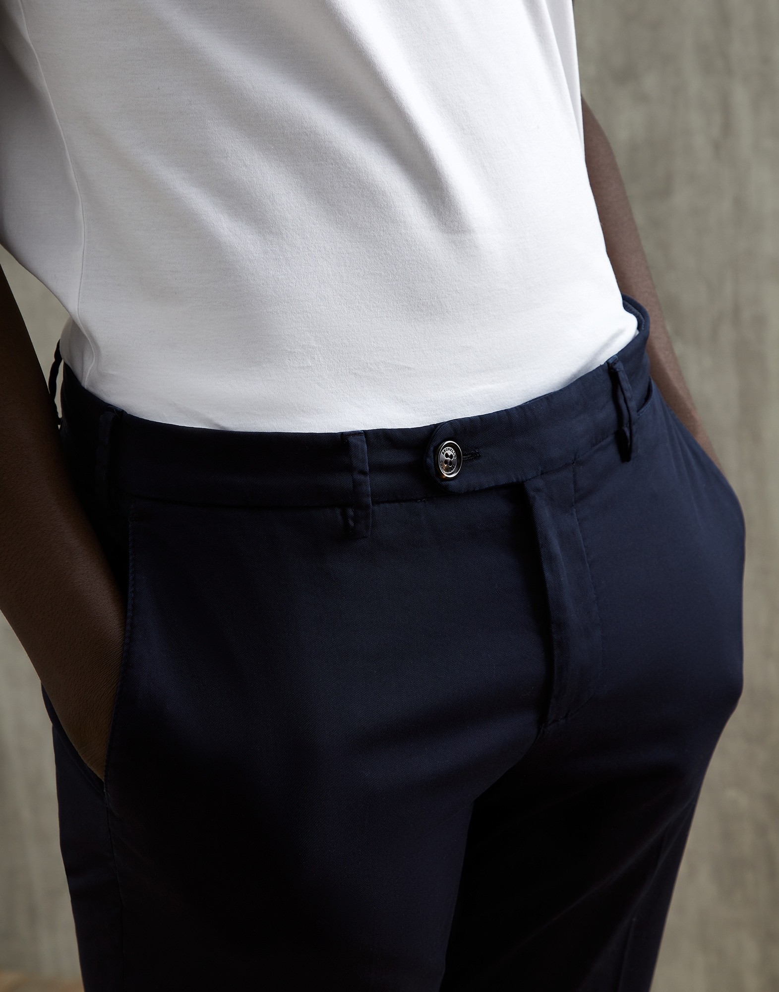 Brunello Cucinelli Mid-rise Slim Fit Chinos In Blue In Black