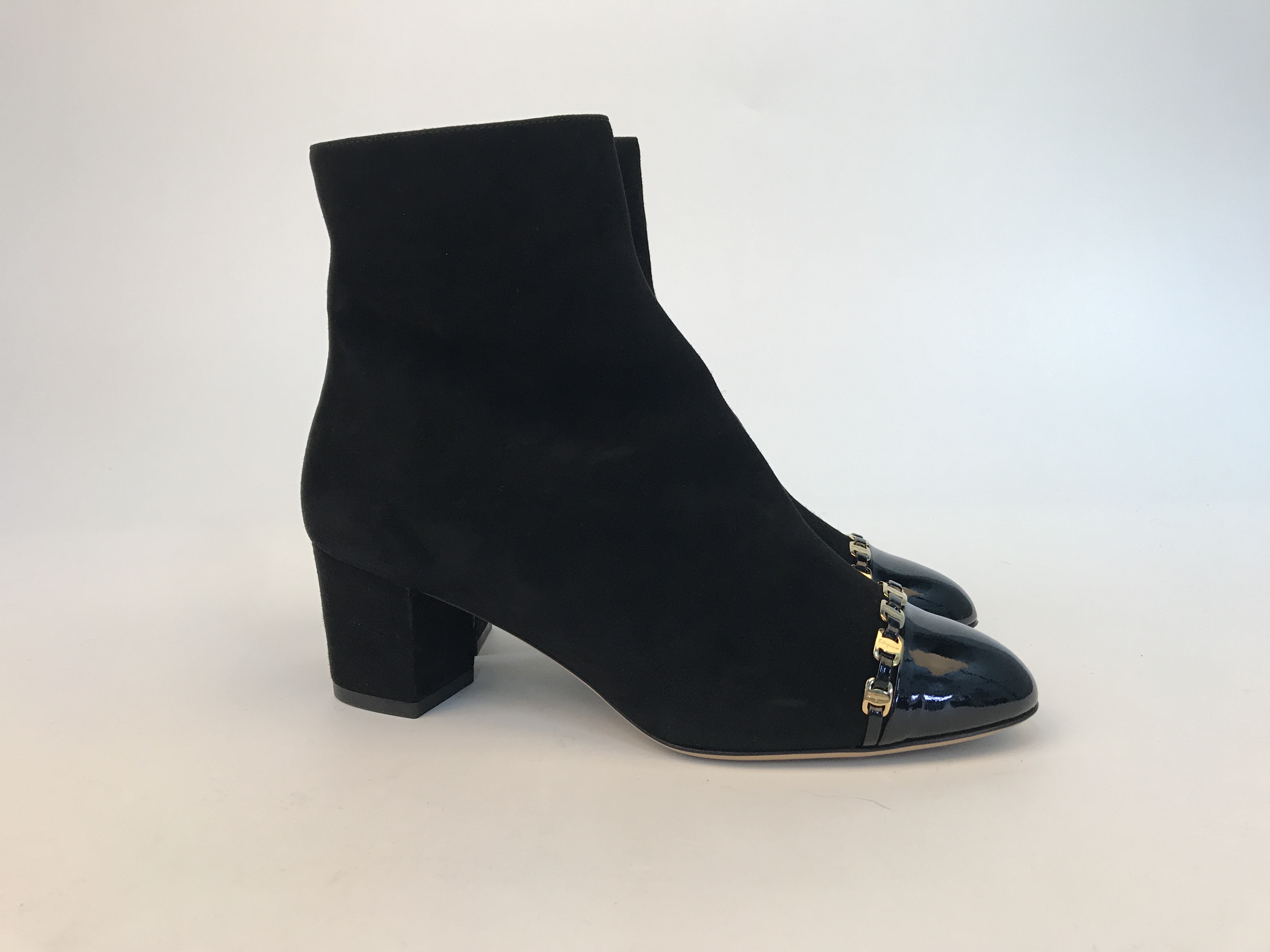 Ferragamo Metal Chain Boots In Black