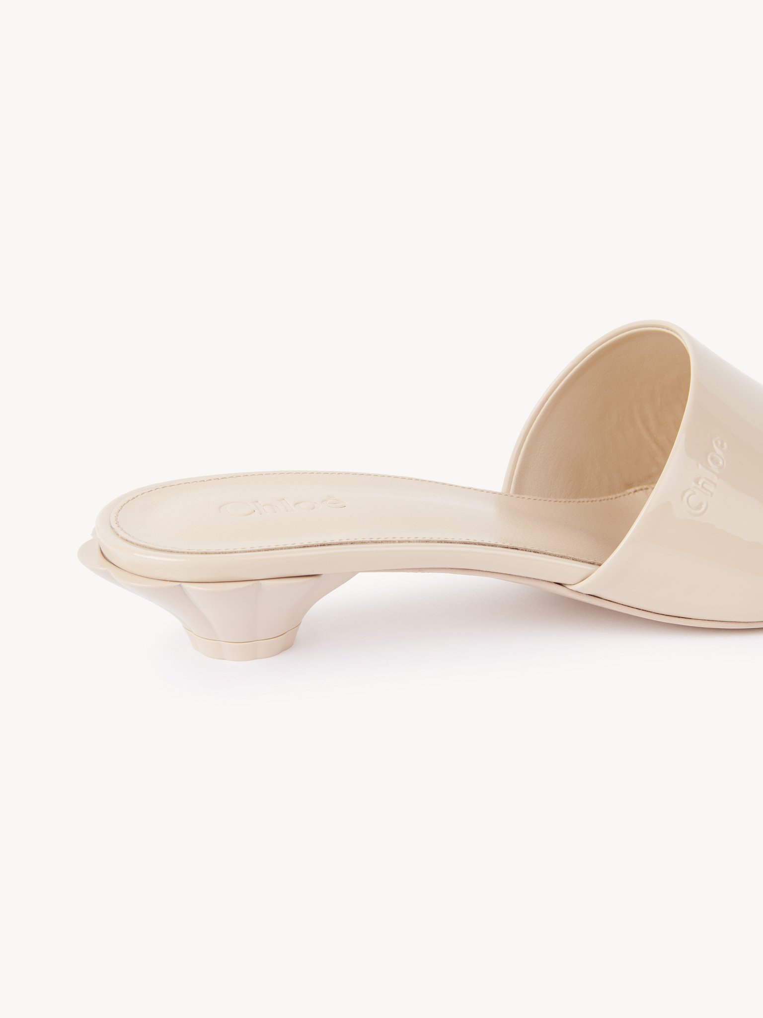 Chloé Open Toe Low Heel Sandals In Nude