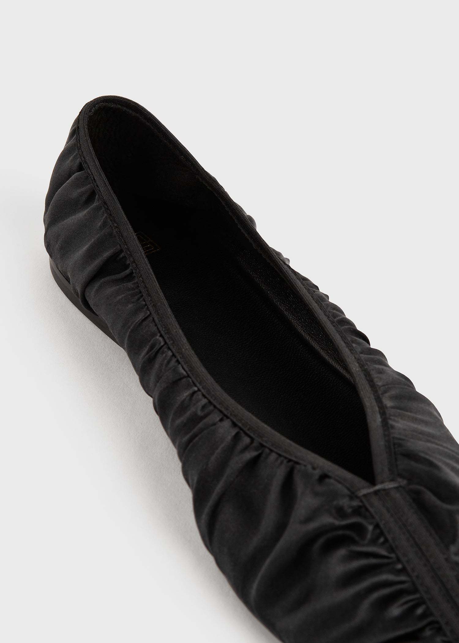 Totême Womens Black The Gathered Square-toe Satin Flats In Black