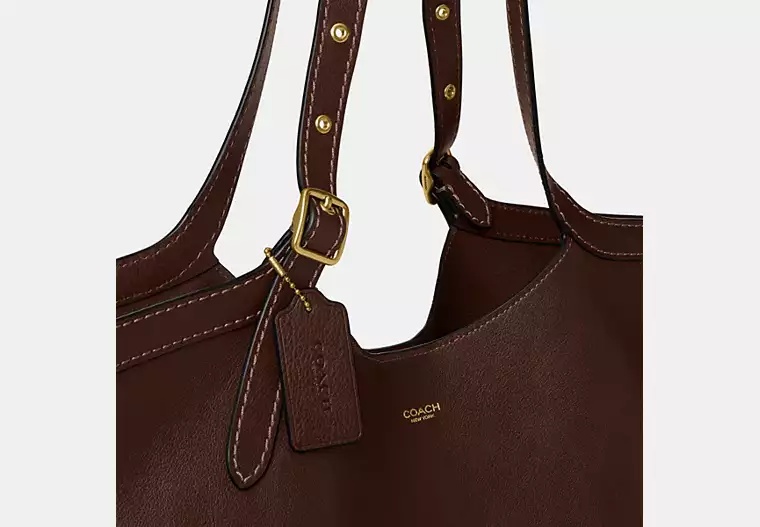 Coach Gramercy Tote In Brass/maple