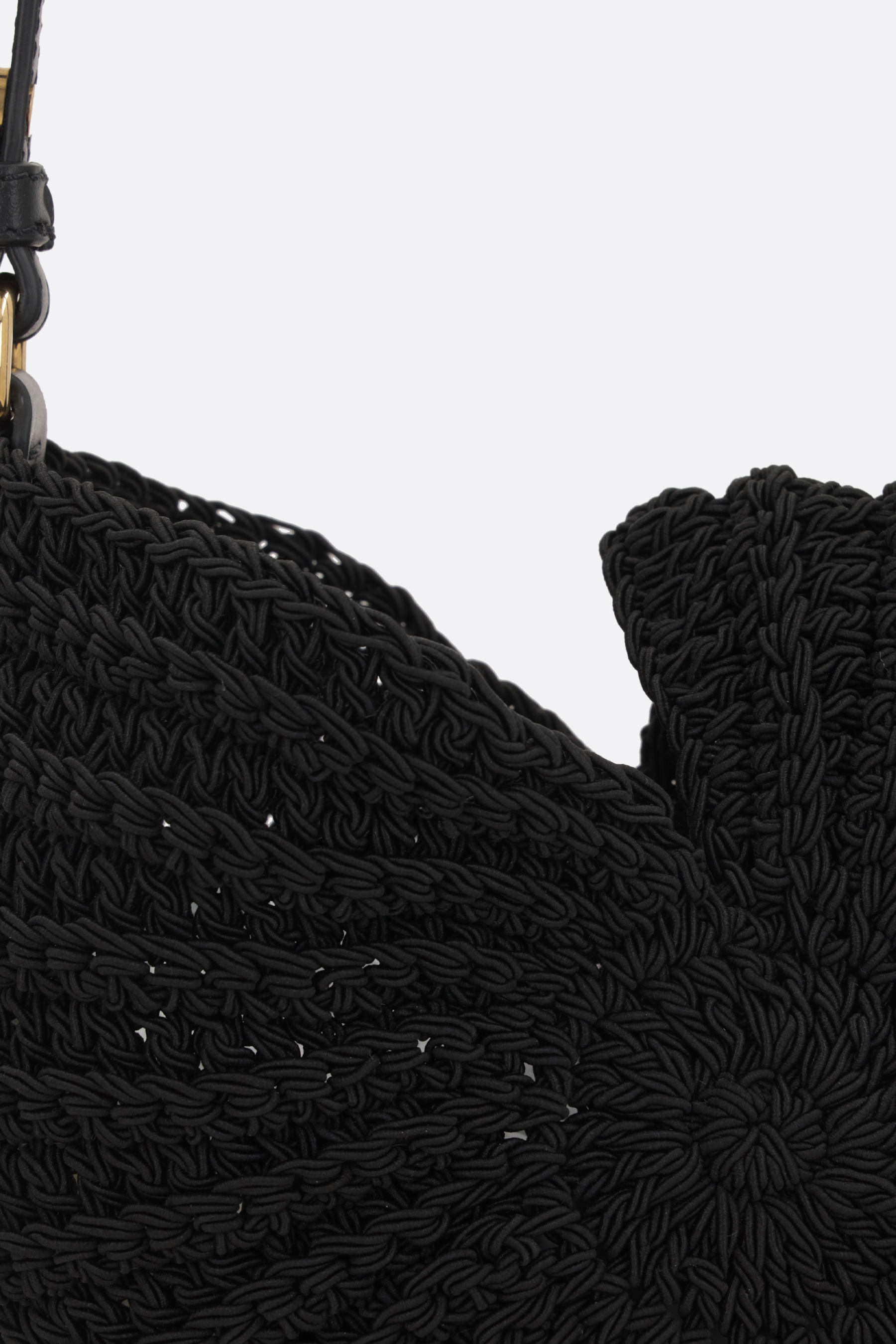 Chloé Circular Shell Woven Shoulder Bag In Black